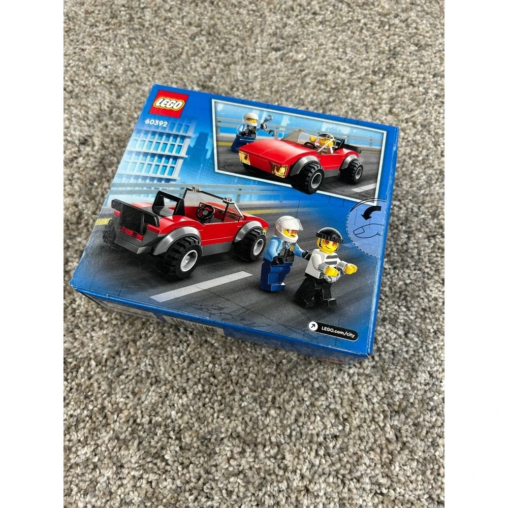 LEGO City Police Bike Car Chase 60392 Building Toy Set 59 Pieces New